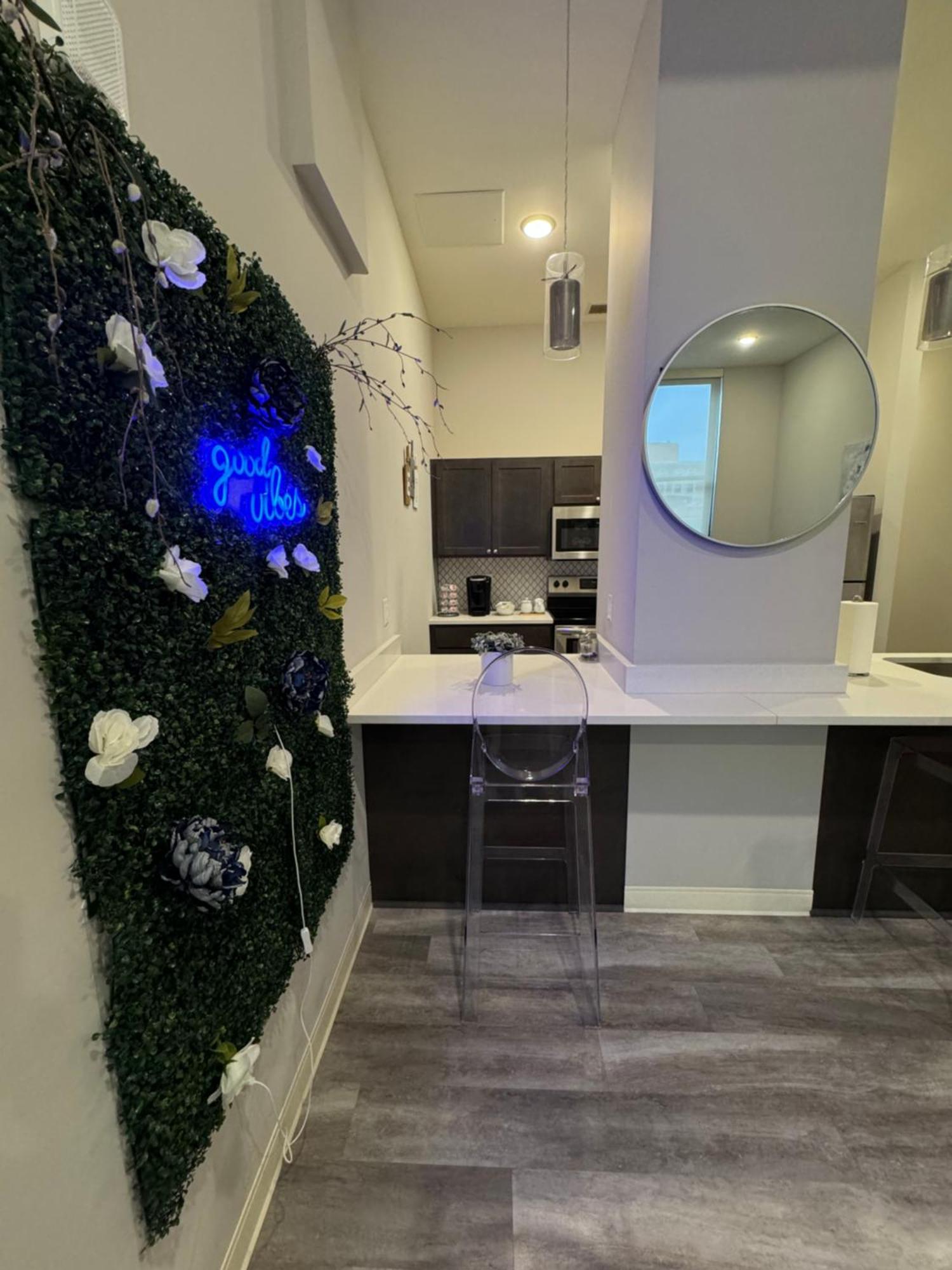 Beautiful Condo/Rooftop Patio With Free Parking Cleveland Eksteriør bilde